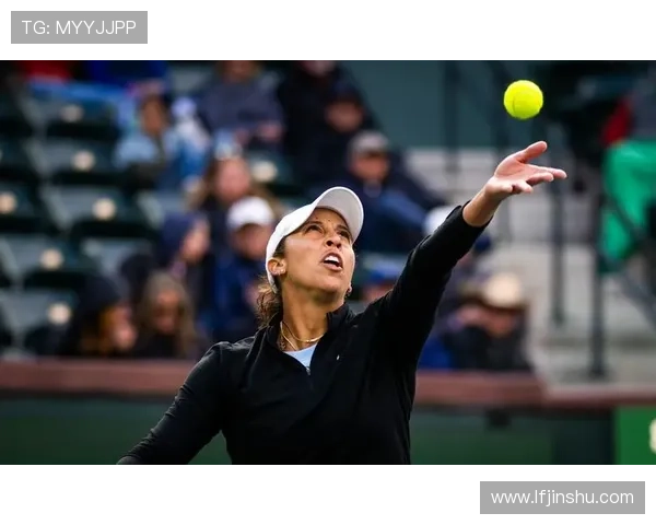 全球网球选手争夺年终排名冠军 本赛季精彩瞬间回顾与展望