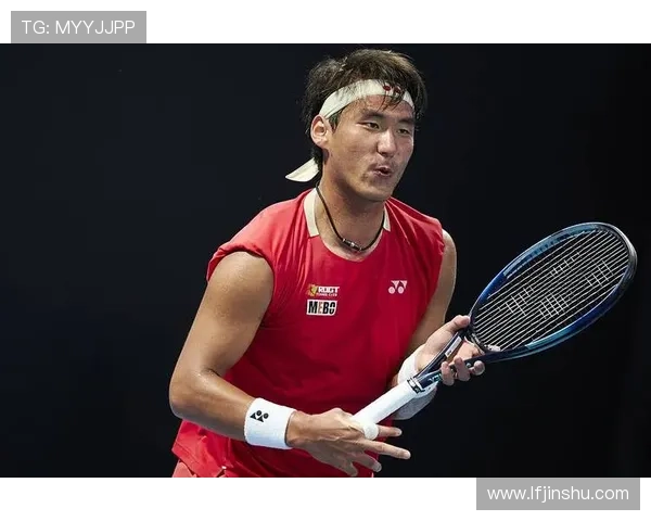 德约科维奇再创辉煌力克强敌豪夺年终总决赛冠军震撼网坛 德约科维奇再创辉煌力克强敌豪夺年终总决赛冠军震撼网坛