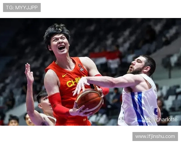 中国男篮奋勇拼搏逆袭夺冠,赛场精彩瞬间回顾