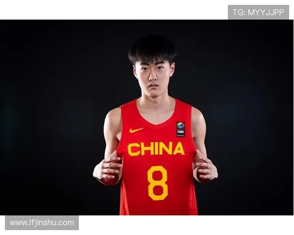 中国男篮迎战美国队,备战世界杯关键之战,年轻球员崭露头角,挑战世界强队