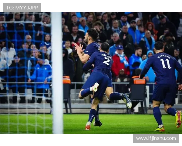 法甲联赛新赛季开幕 巴黎圣日耳曼迎战里昂挑战传统强队