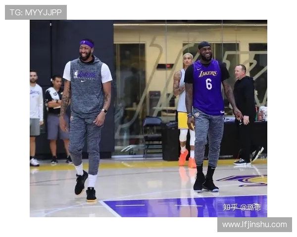 湖人队新赛季阵容大揭秘 詹姆斯与浓眉合作迎来关键挑战